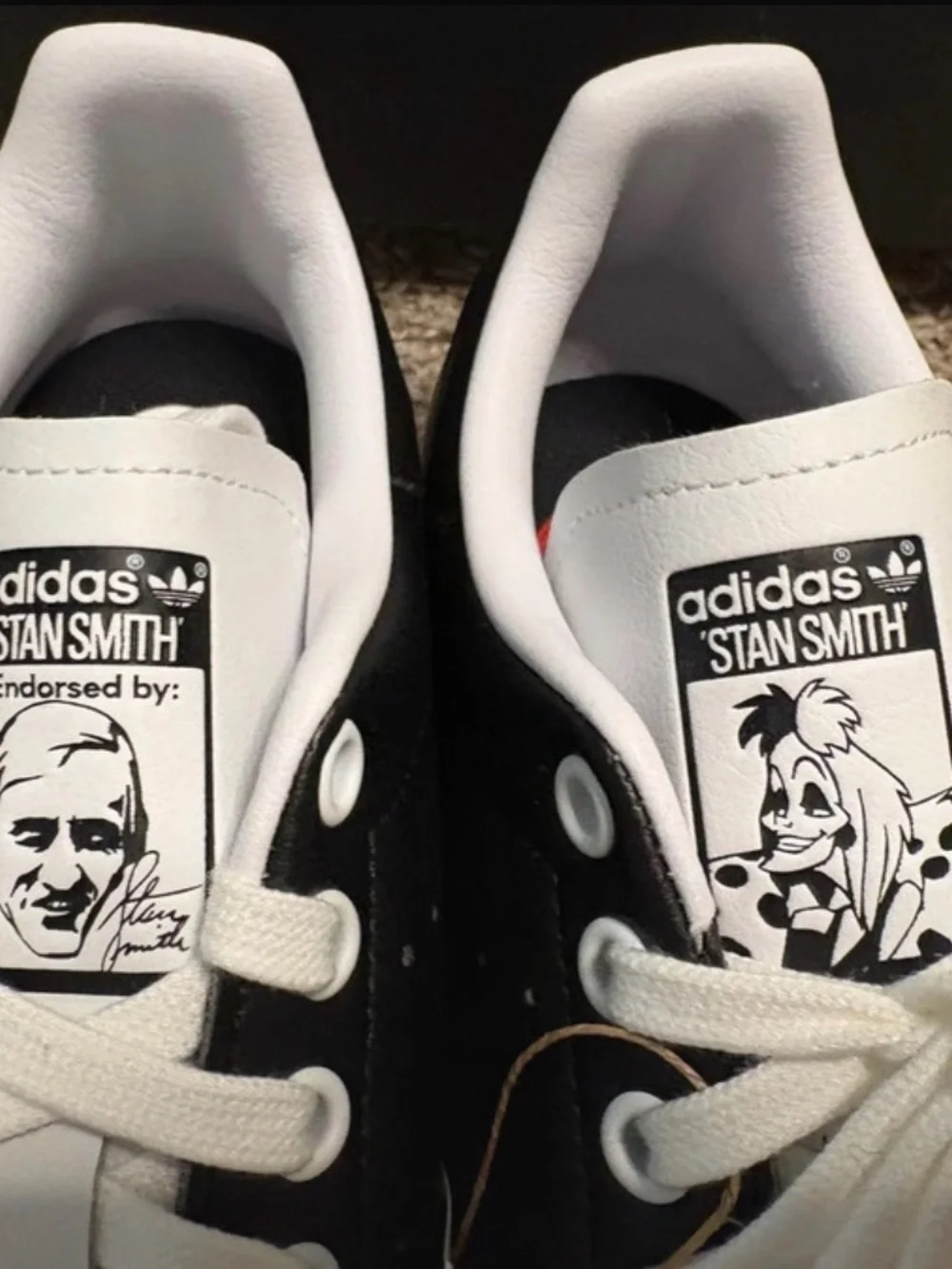 Limited edition adidas Stan Smith Disney White Sneakers 101 Dalmatians Women’s 8